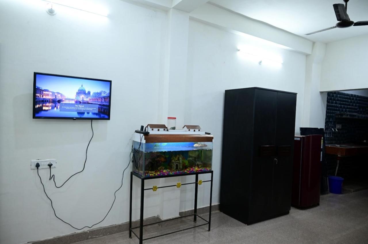 Devargh Residency Варанаси Экстерьер фото
